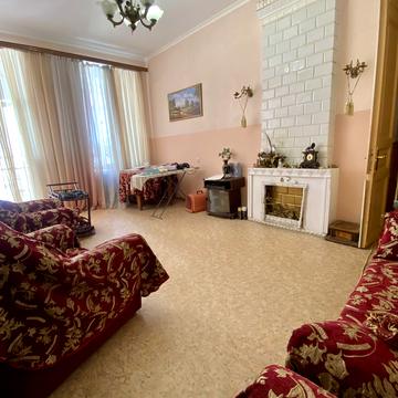 Грецька вул., 10