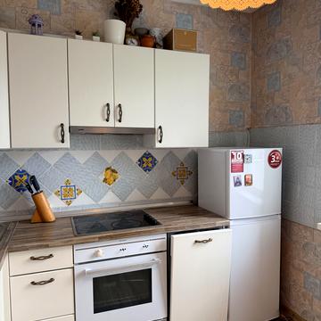 Тетяни Яблонської вул., 4