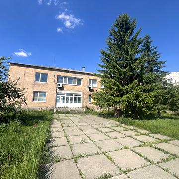 Завокзальна вул., 27