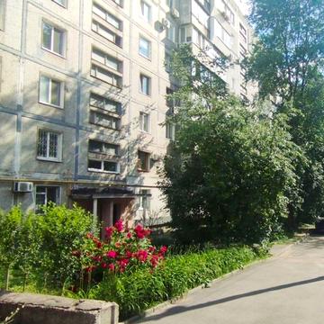 Шкільна вул. (Героїв Сталінграда), 24
