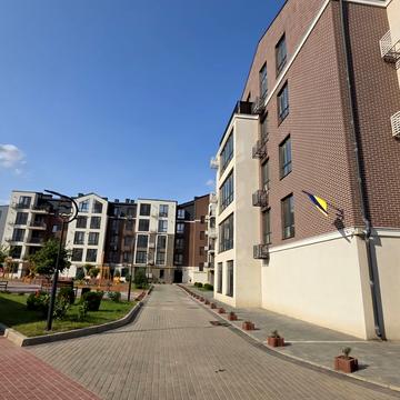 Академіка Сахарова вул., 5-б