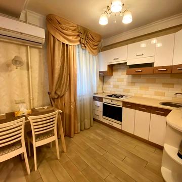 Васильківська вул., 49к2