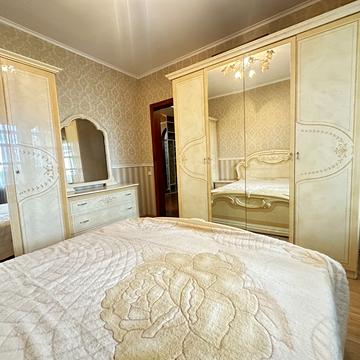 Європейського Союзу просп. (Правди), 64