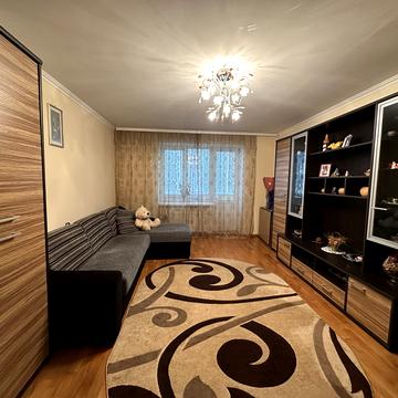 Тролейбусна вул., 22