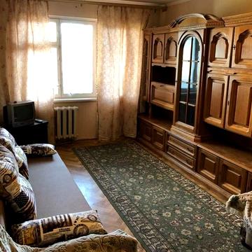 Небесної Сотні просп. (Маршала Жукова), 63