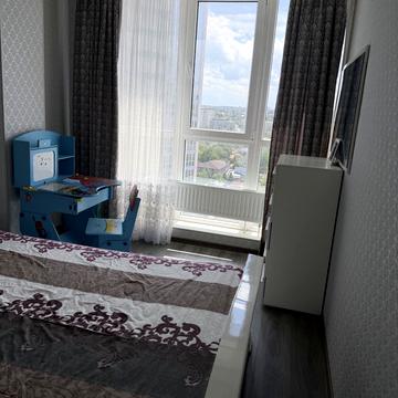 Літературна вул., 10/1