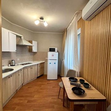 Юлії Здановської вул. (Ломоносова), 81-Б