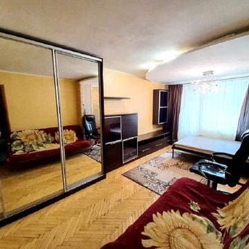 Деміївський пров., 8