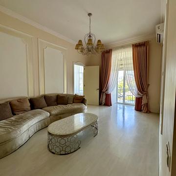 Софіївська вул., 23