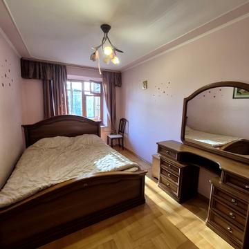 Широка вул., 72
