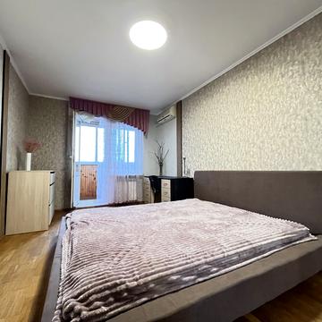 Миколи Бажана просп., 36