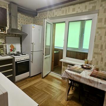 Героїв Космосу вул., 15