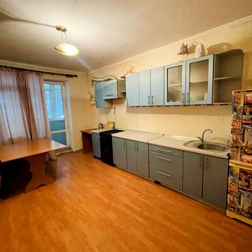Тополина вул., 22
