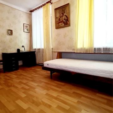 Пироговська вул., 7/9а