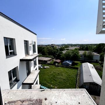 Євгена Коновальця вул., (Будинок 2)