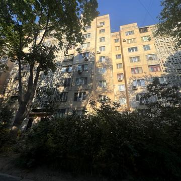 Євгена Чикаленка вул., 60/2