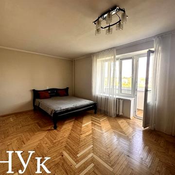Героїв Майдану вул. (Червоноармійська), 77-В/2