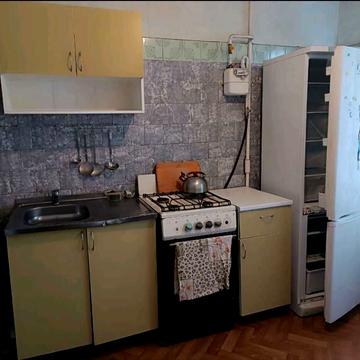 Героїв просп., 21