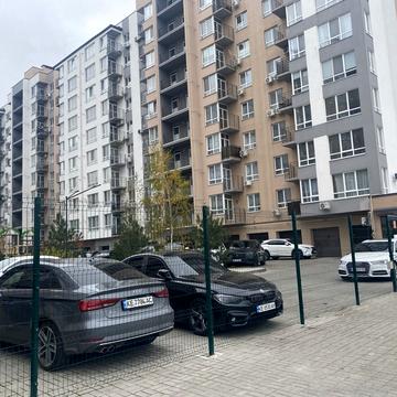 Співдружності вул., 1