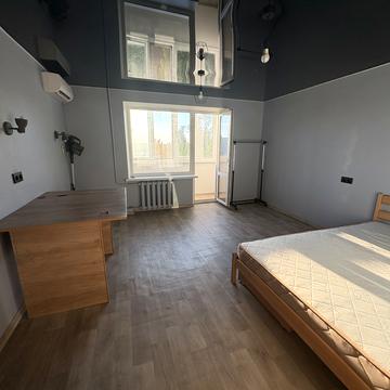 Миколи Краснова вул., 5