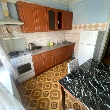 Голосіївський просп. (40-річчя Жовтня), 25