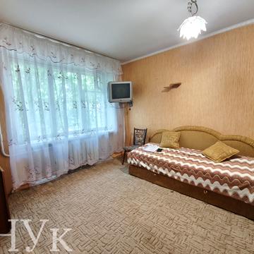 Івана Пулюя вул., 12