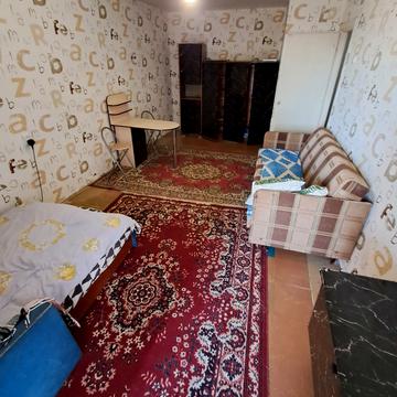 Квітки Цісик вул. (Гулі Корольової), 2