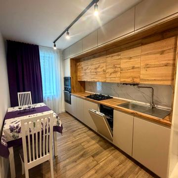 Мирогощанська вул., 45