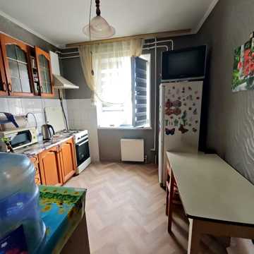 Урлівська вул., 1/8
