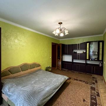 Бориса Грінченка вул., 11