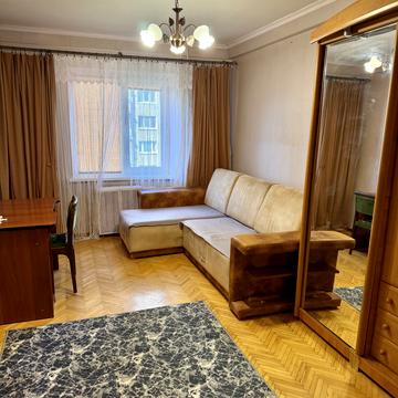 Євгена Сверстюка вул. (Марини Раскової), 8