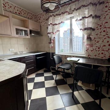 Петра Григоренка просп., 13