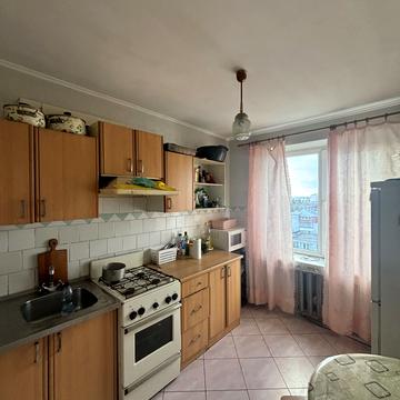 Айвазовського вул., 12