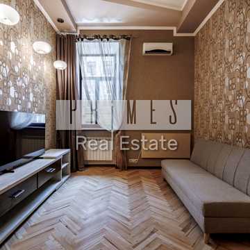 Рейтарська вул., 20/24