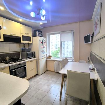 Героїв просп., 4