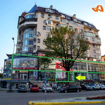 Незалежності вул., 30