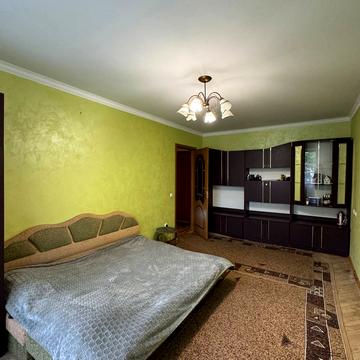Бориса Грінченка вул., 5