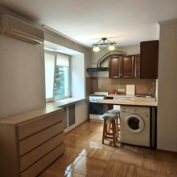 Золотоустівська вул., 51