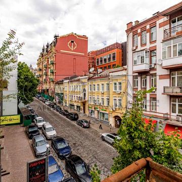 Прорізна вул., 21
