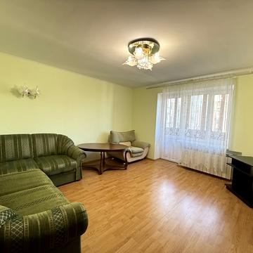 Торговиця вул., 37