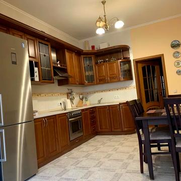 Володимира Івасюка просп. (Героїв Сталінграду), 6-Б