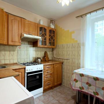 Івана Величковського вул., 42