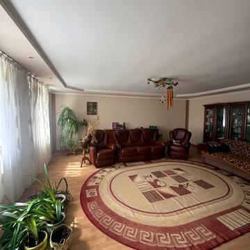 Чорновола вул., 101