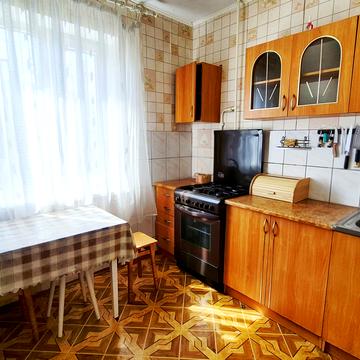 Буковинська вул., 6