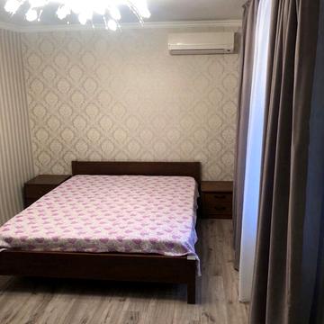 Донорська вул. (Слепнева), 6