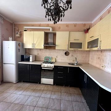 Академіка Сахарова вул., 20