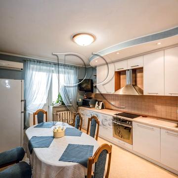 Автозаводська вул., 99/4