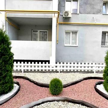 Домобудівельна вул., 13