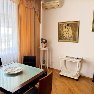 Лесі Українки бульв., 23-А