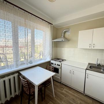 Кловський узвіз, 24